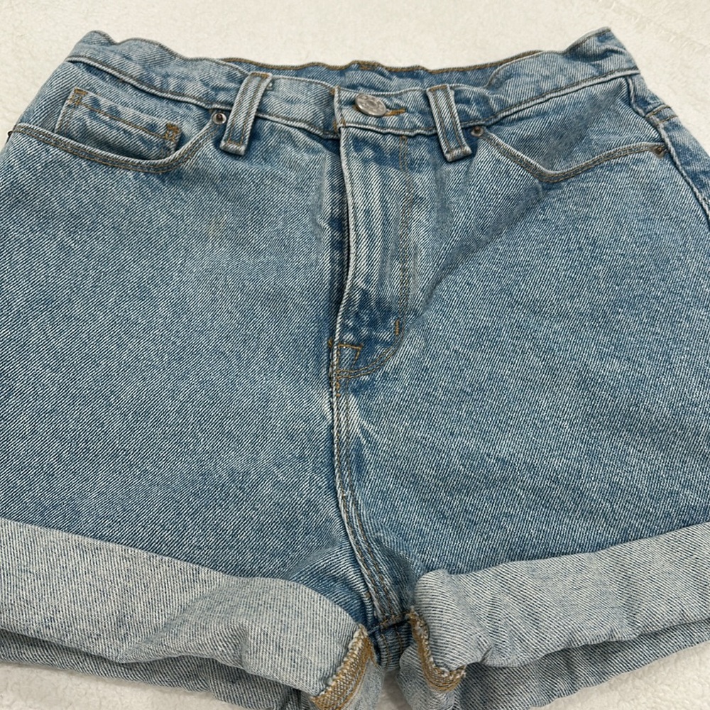 BDG High Waisted mom high rise Denim Shorts size 26W light washed